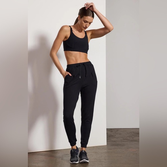 MPG Serene High Waisted Pleated Jogger X-Small - Picture 7 of 14